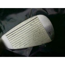 LADIES TECH EDGE HIGH END GOLF CLUBS. RH & REG LENGTH SHAFTS.