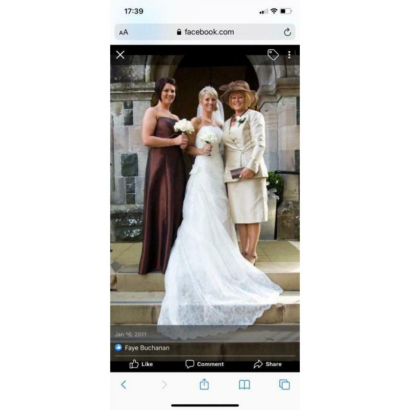 Wedding dress