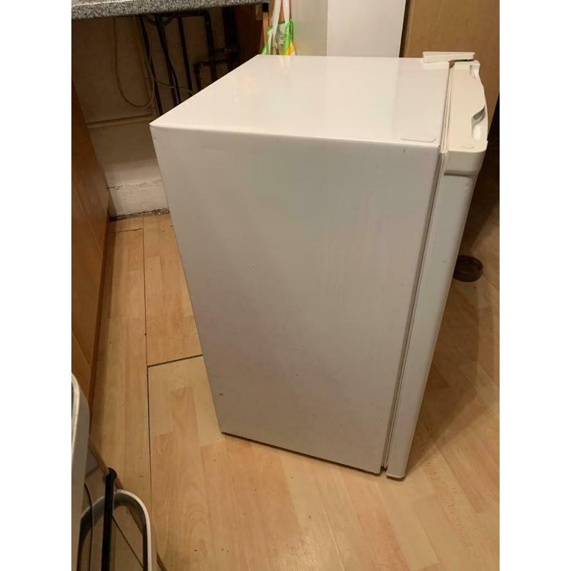 White ?Essentials? Undercounter fridge