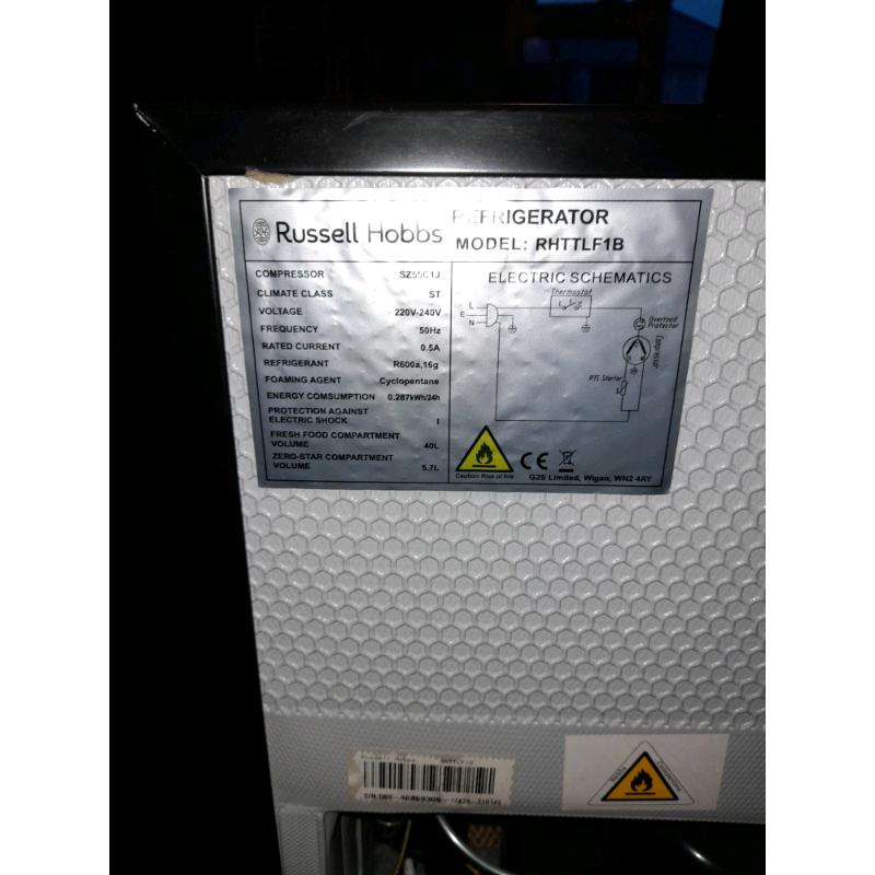 Mini fridge