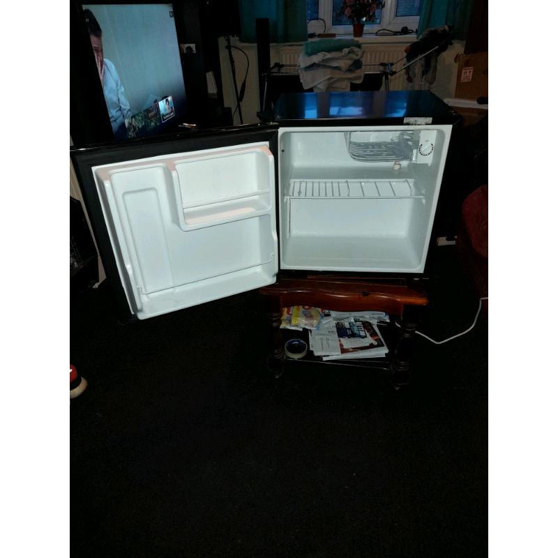 Mini fridge