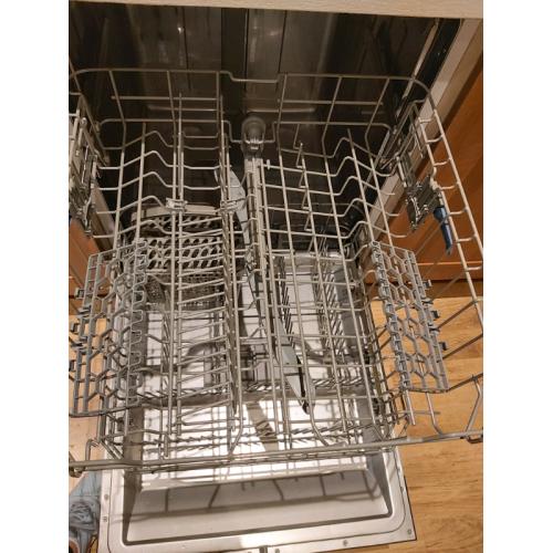 Integrated dishwasher