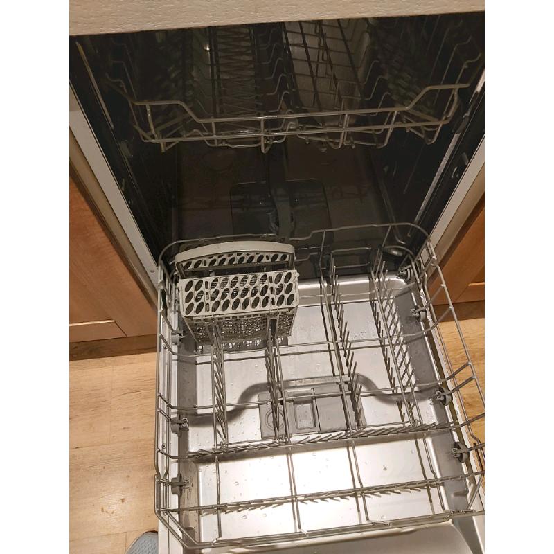 Integrated dishwasher
