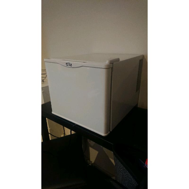 Kuhla table top cooler