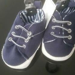Brand new, new born baby shoes
