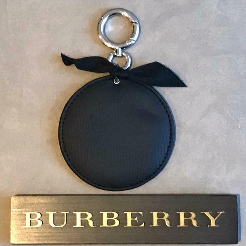BURBERRY [GENUINE] BEAUTY MIRRORED BAG CHARM OR MAKE UP BAG ACCESSORY ? UNused & fair condition. ?20