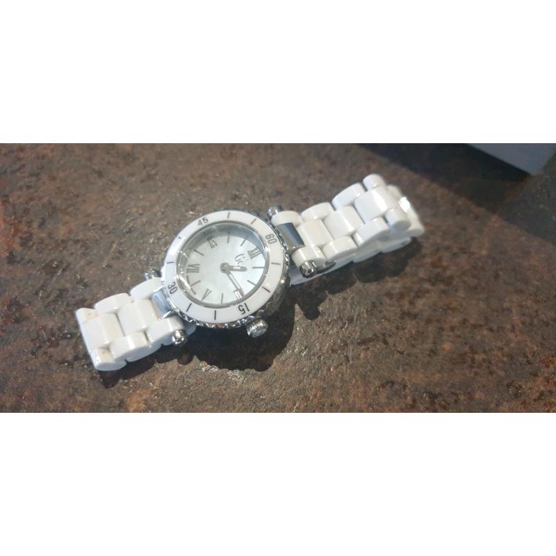 Genuine GC Guess Collection Mini Chic White Ceramic Watch