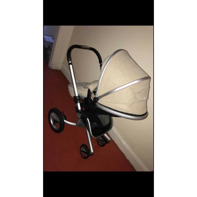 Silver cross travel system with ?200 worth of brand new extras