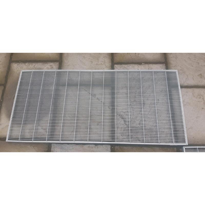 Cattle grate type covers