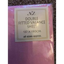 Double fitted valance in pink