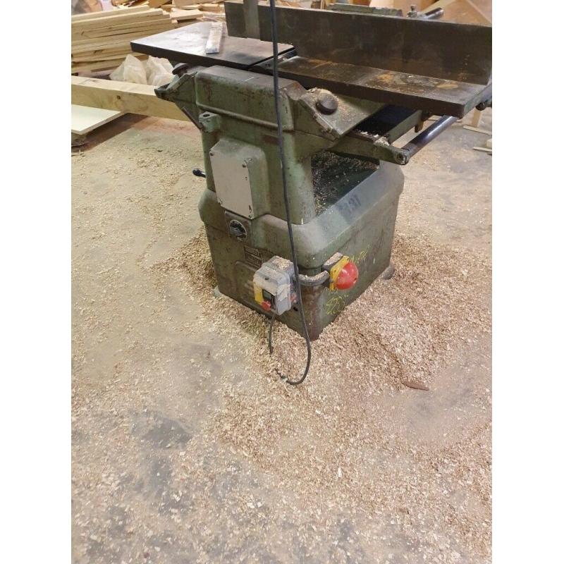 Planer thicknesser