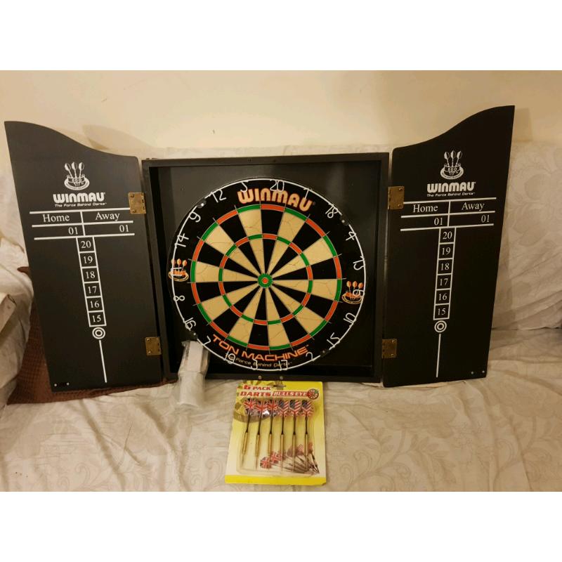Dart board with darts *brand new!*