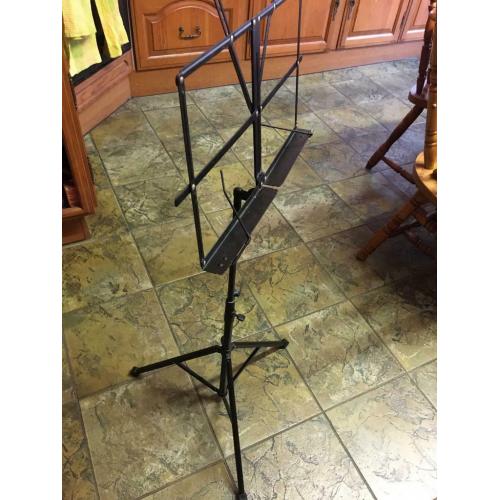 Great music sheet holder