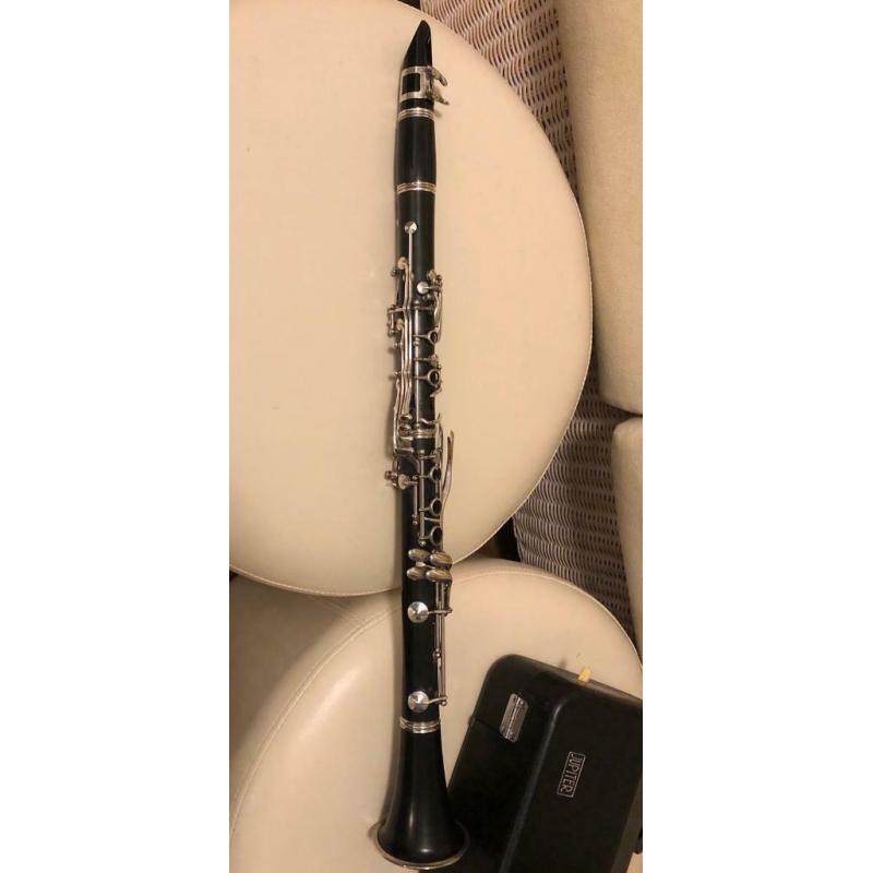 Jupiter Clarinet with case