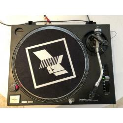 Technics 1210 mk2 pair
