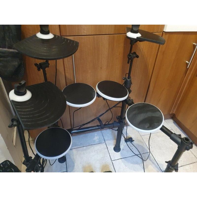 Alesis eletric drum kit - excellent condition