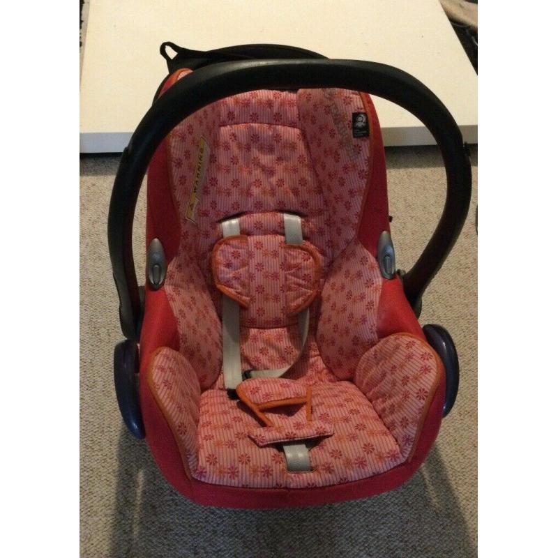 Baby car seat, extra base and rain cover