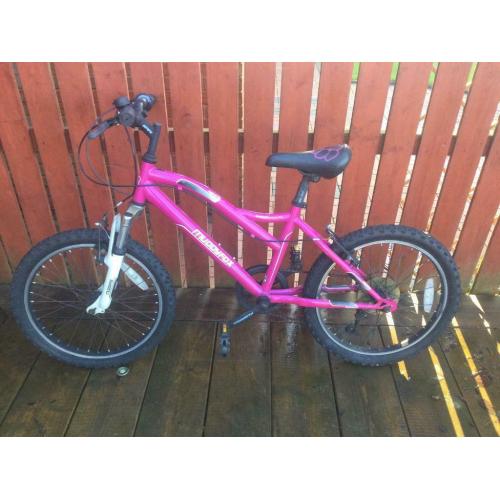 Muddy fox Havana girls pink bike.