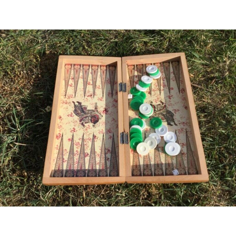 Backgammon set