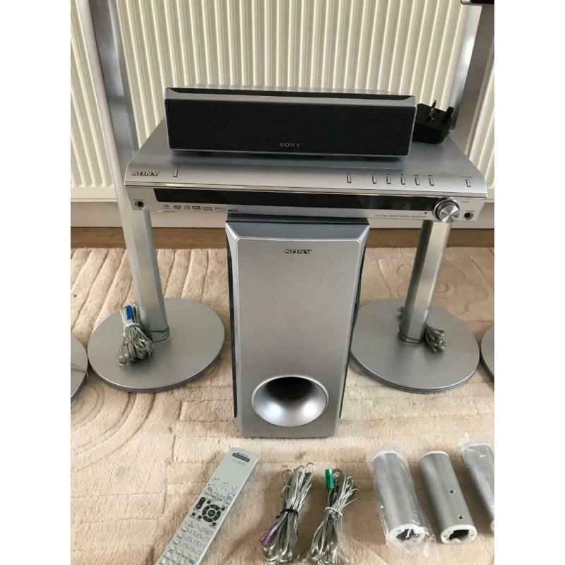 Sony DAV-DZ500F 1000W Home Theatre System with Floor Standing Speakers.