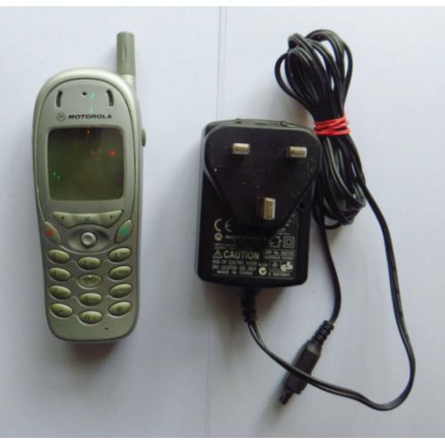 Classic mobile phone - Motorola Timeport T280 + charger