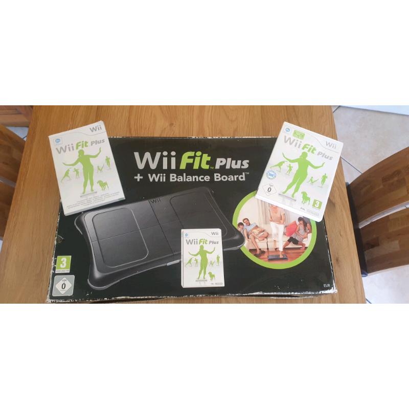 Wii Fit PLUS Balance Board & Disc