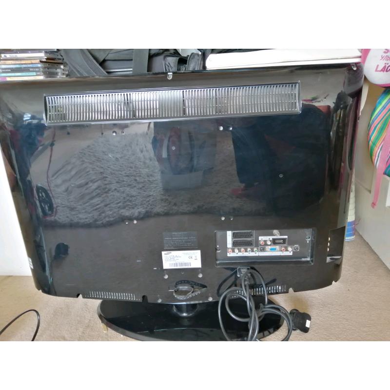 Samsung Digital TV & FREE Sharp DVD player