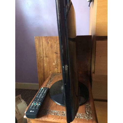 LG 23? FULL HD LCD MONITOR/TV WITH REMOTE