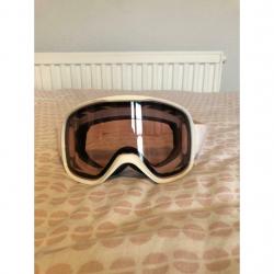 Women?s ski goggles