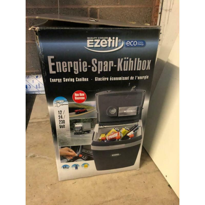 Electric cooler box
