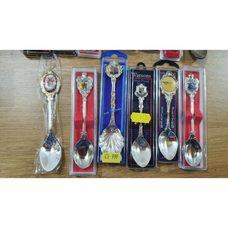 Bundle of 13 decorative spoons