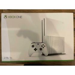 Xbox one S 2tb plus 5 games