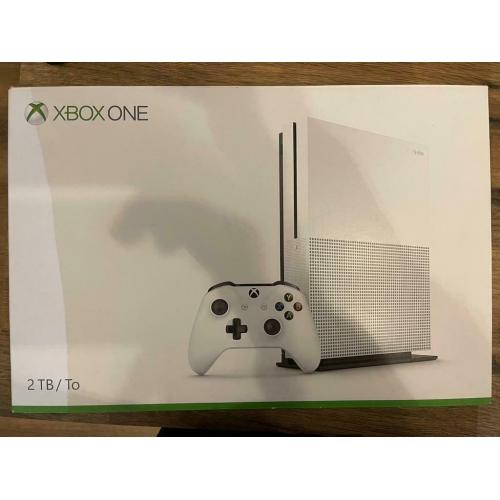 Xbox one S 2tb plus 5 games