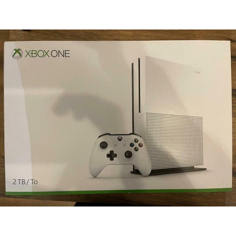 Xbox one S 2tb plus 5 games