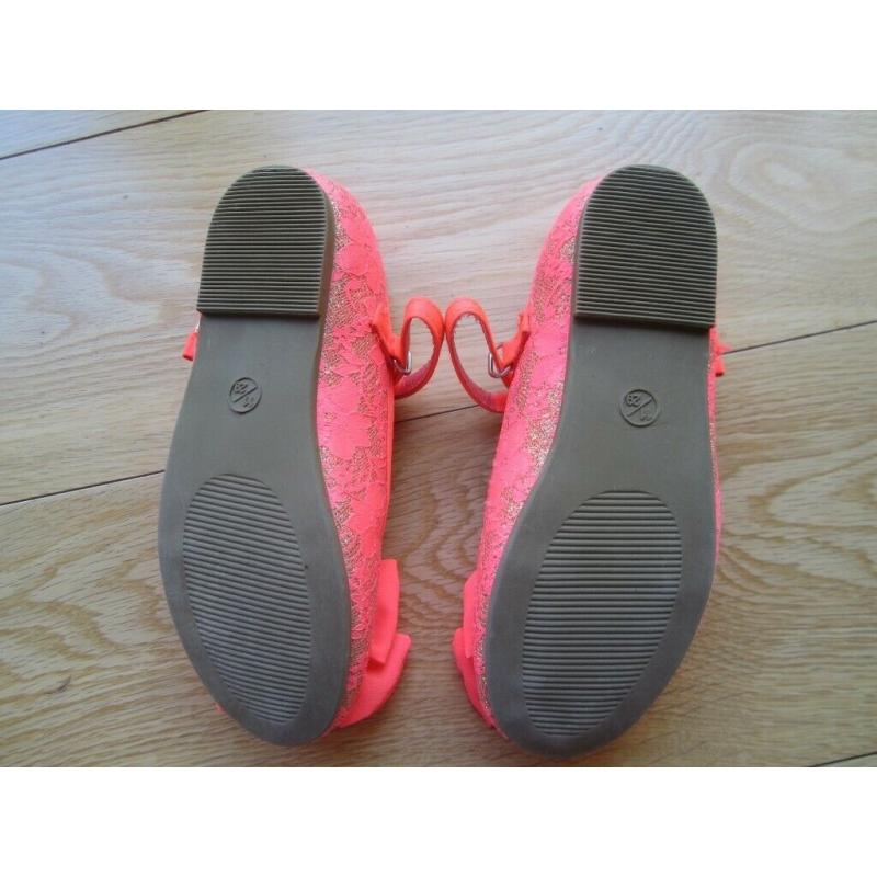 GIRLS NEON SHOES ~ NEVER WORN & OUTGROWN ~ SIZE 11 ~ ORANGE & LACE ~ ?1.50