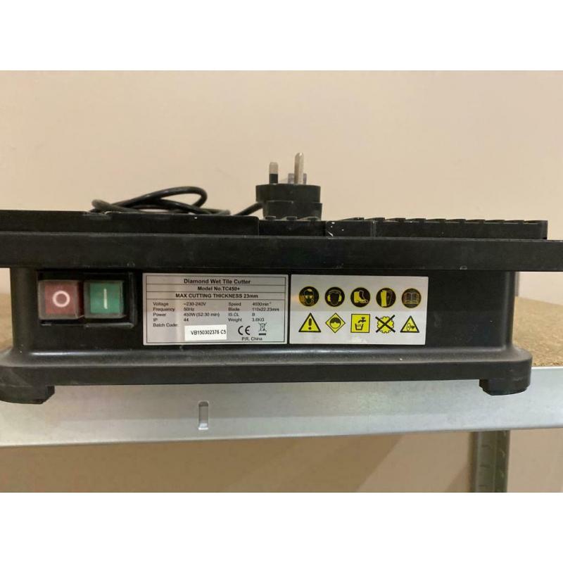 Tile cutter
