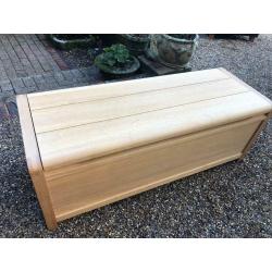 SOLID OAK STORAGE TRUNK
