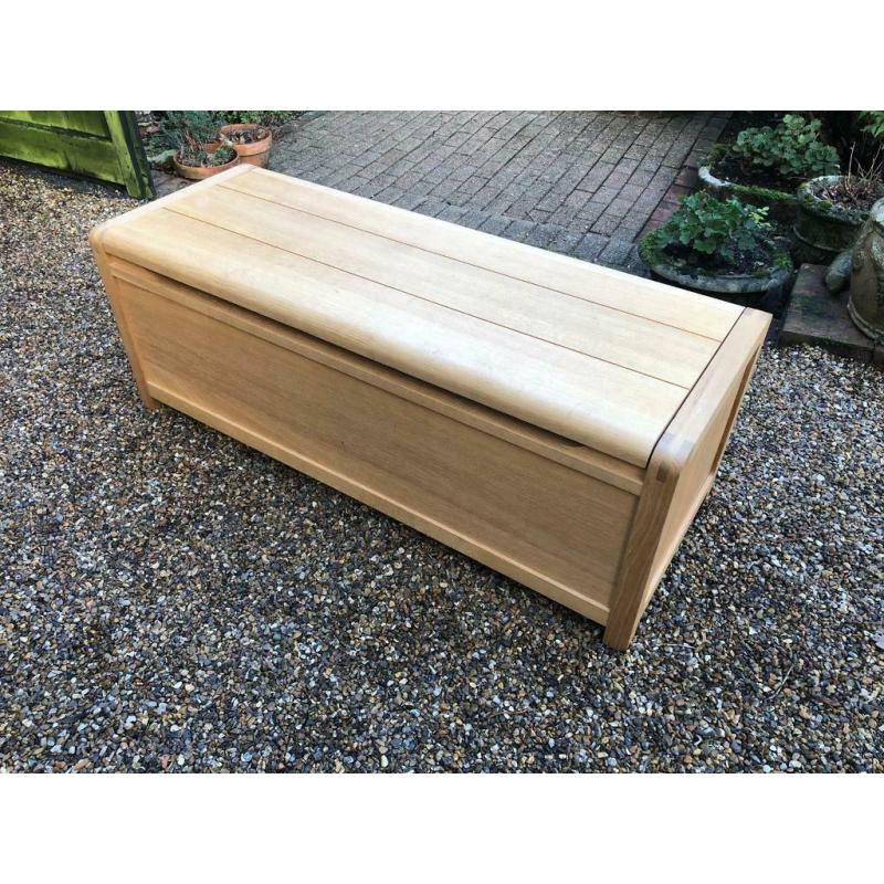 SOLID OAK STORAGE TRUNK