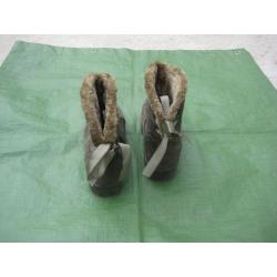 Pair of Nearly New UK Size 3 Olive Green Suede Boots with Fake Fur Lining for Only ?4.00