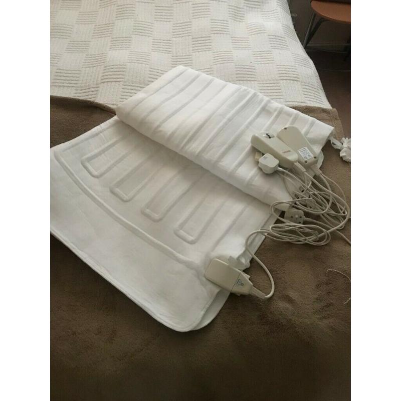 electric blanket (Goldair) Double/Queen size. Dual remote