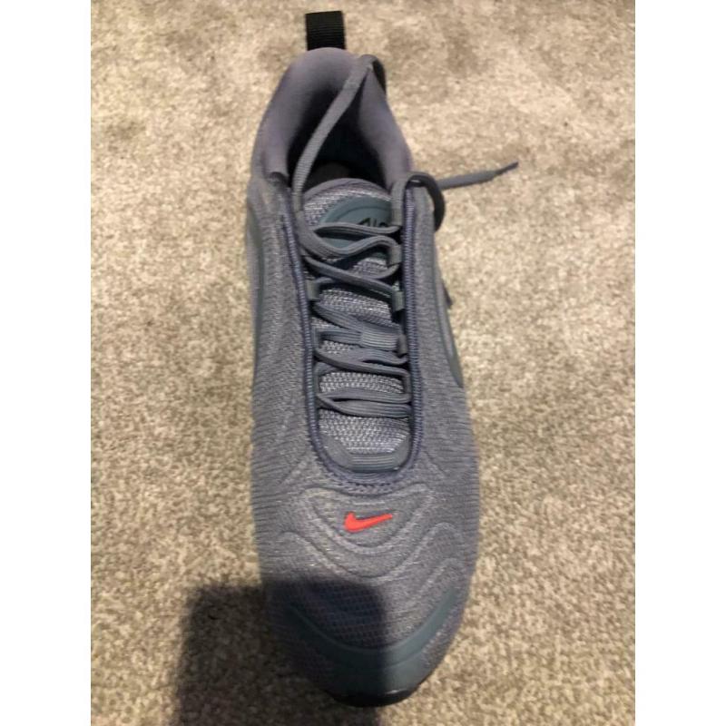 Nike 720 size 4.5