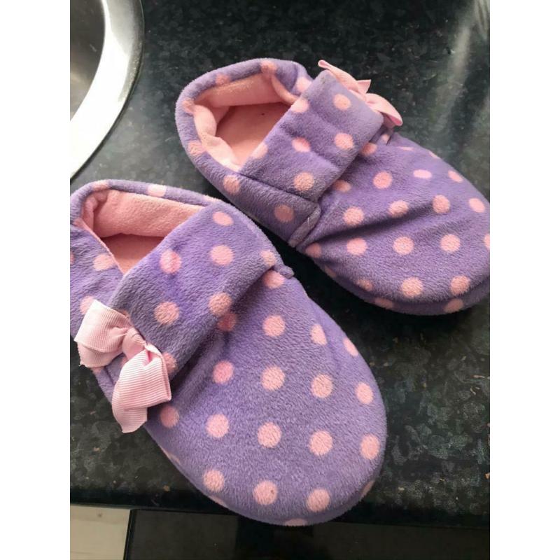 SIZE 11 PAIR OF GIRLS LILAC/PINK MARKS & SPENCER SLIPPERS